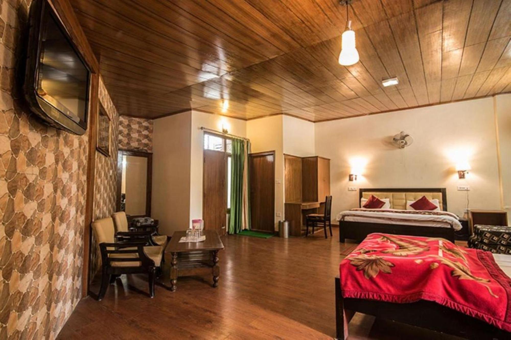 Moon Hotel Mallital, Near Nainital High Court Экстерьер фото