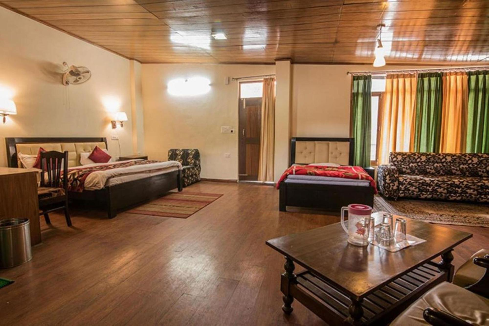 Moon Hotel Mallital, Near Nainital High Court Экстерьер фото
